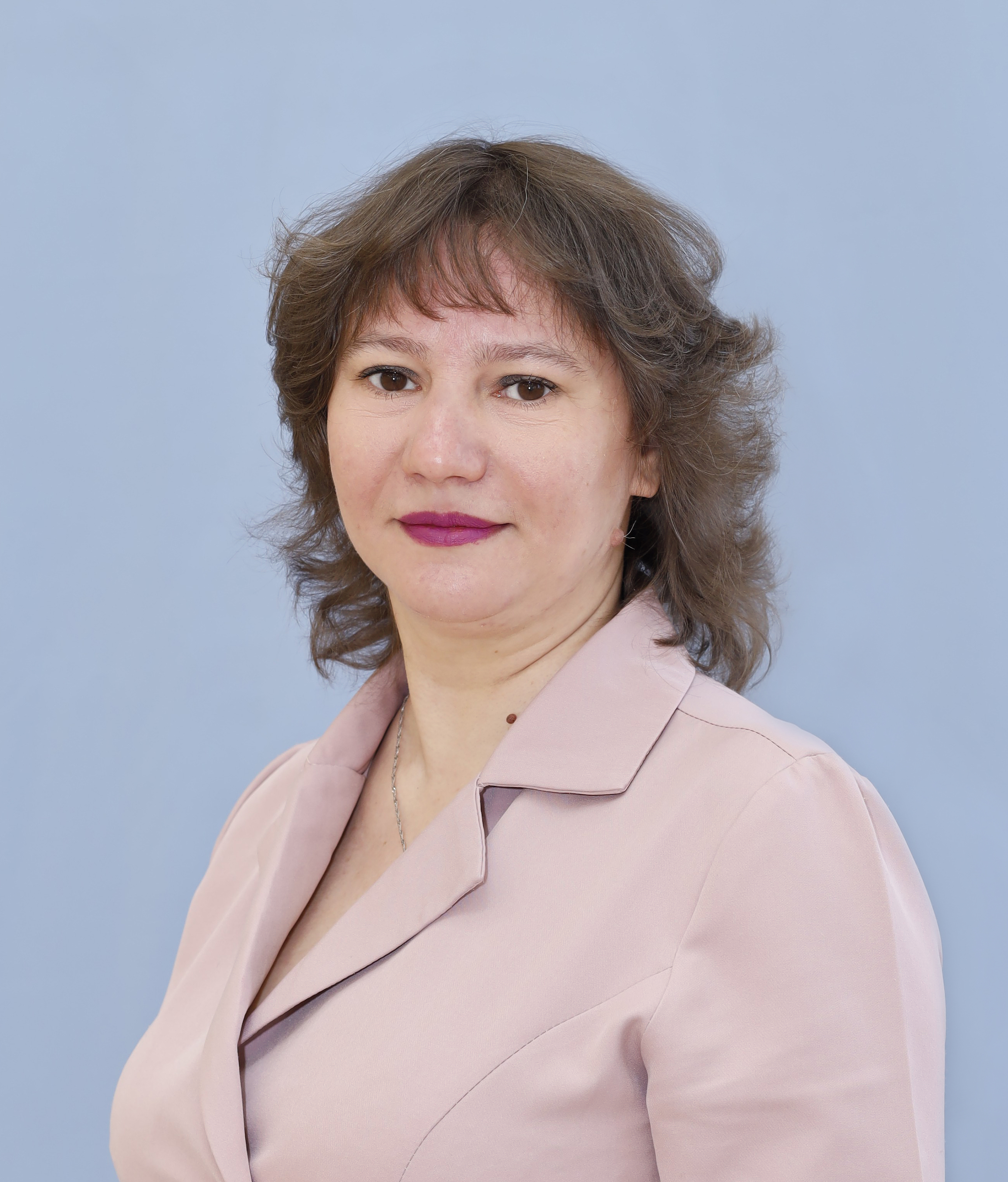 Учитель-дефектолог Гущина Ирина Николаевна.